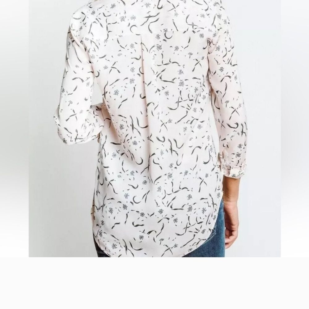 Equipment Femme White Cream Button Down Shirt Notched Collar Relaxed 100% Silk - Picture 7 of 16